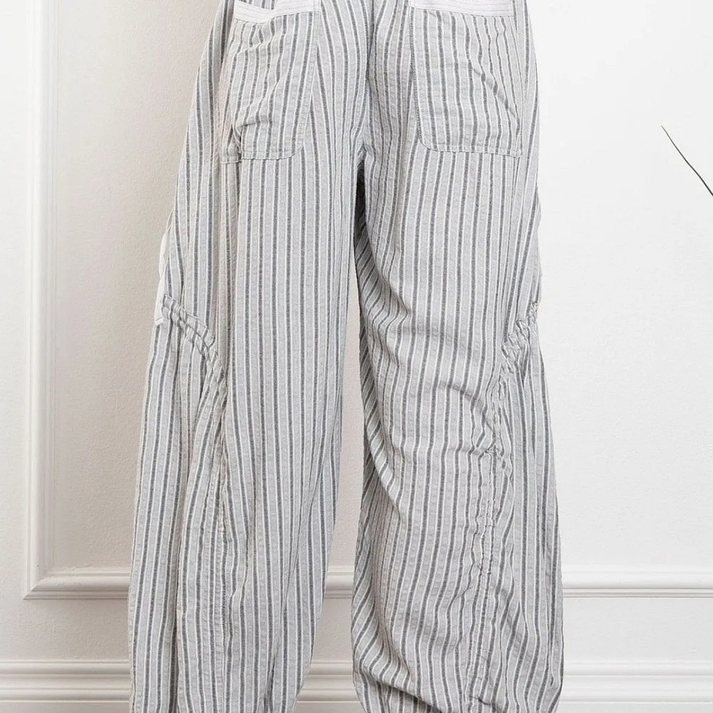 NWT - BLUE VELVET - Striped Ankle-Length Women's Pants- Size Large